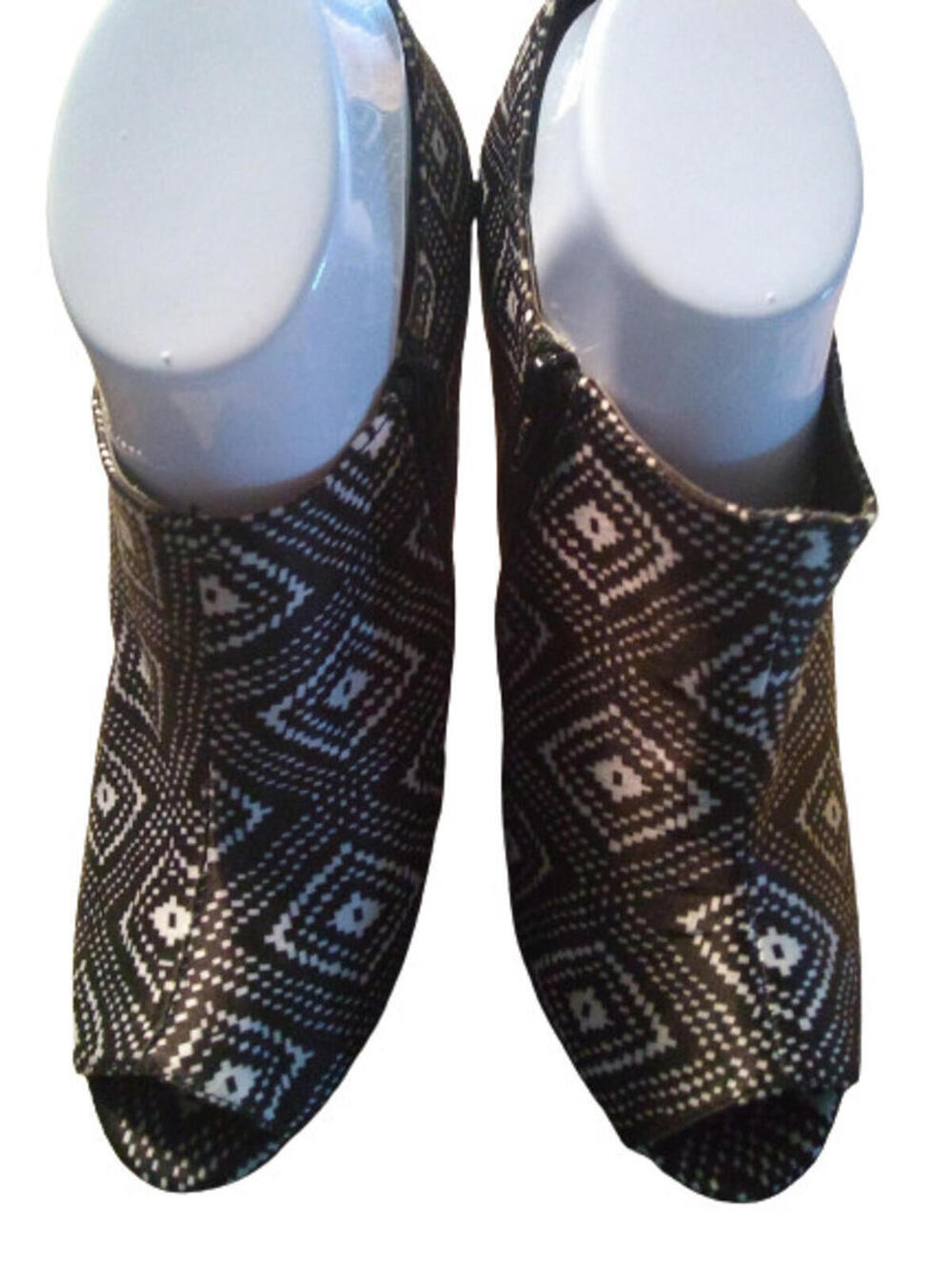 Cato Open Peep Toe Zippered Wedge Black & Cream Aztec Print Womens Size 10